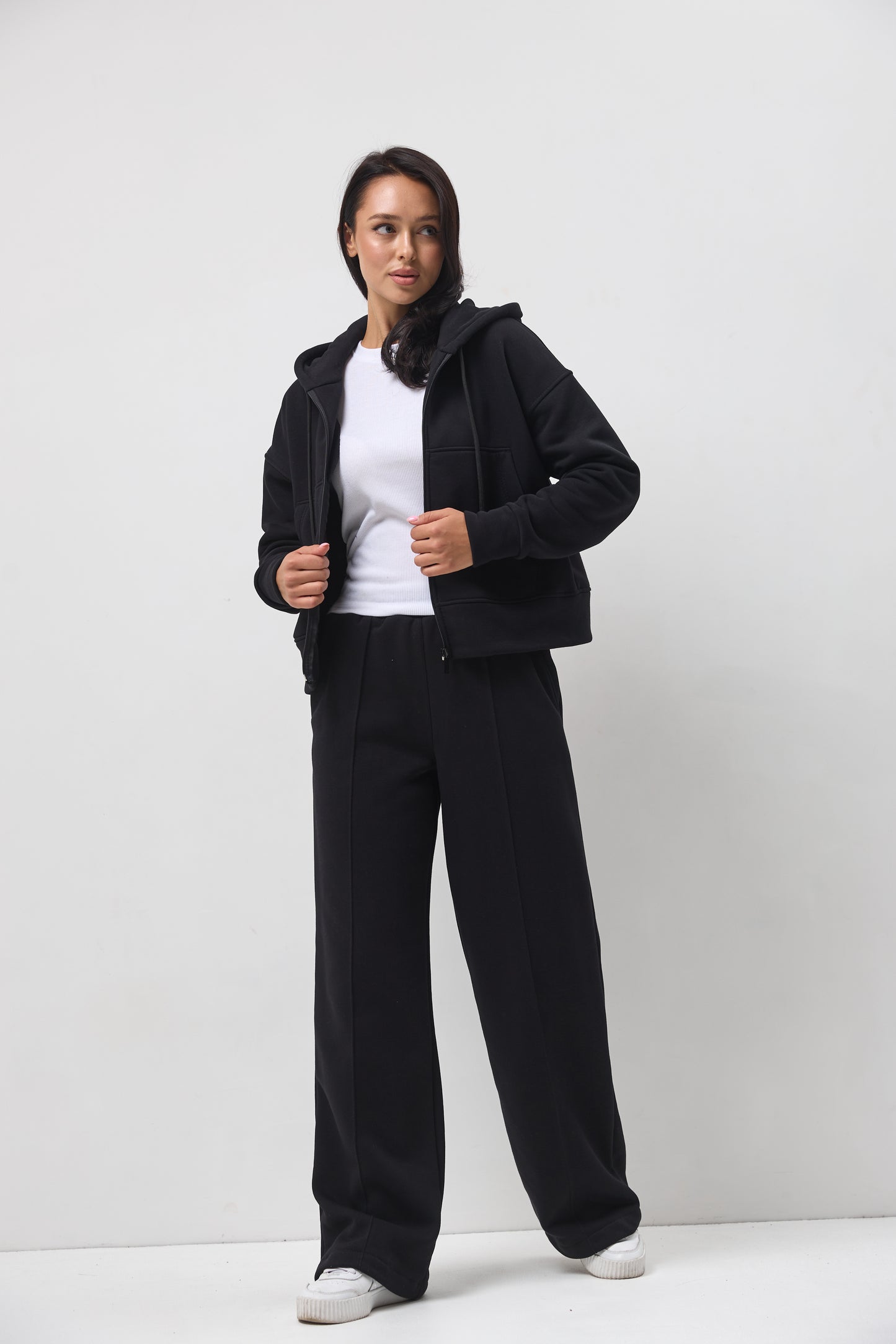 ZORO WOMAN ZIP KIT