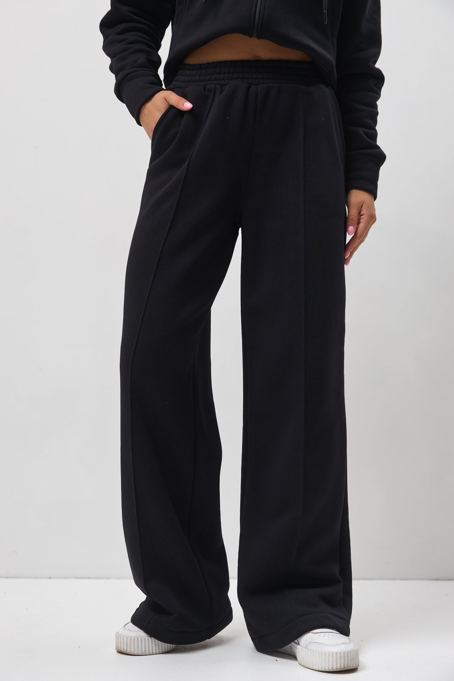 ZORO WOMAN ZIP KIT