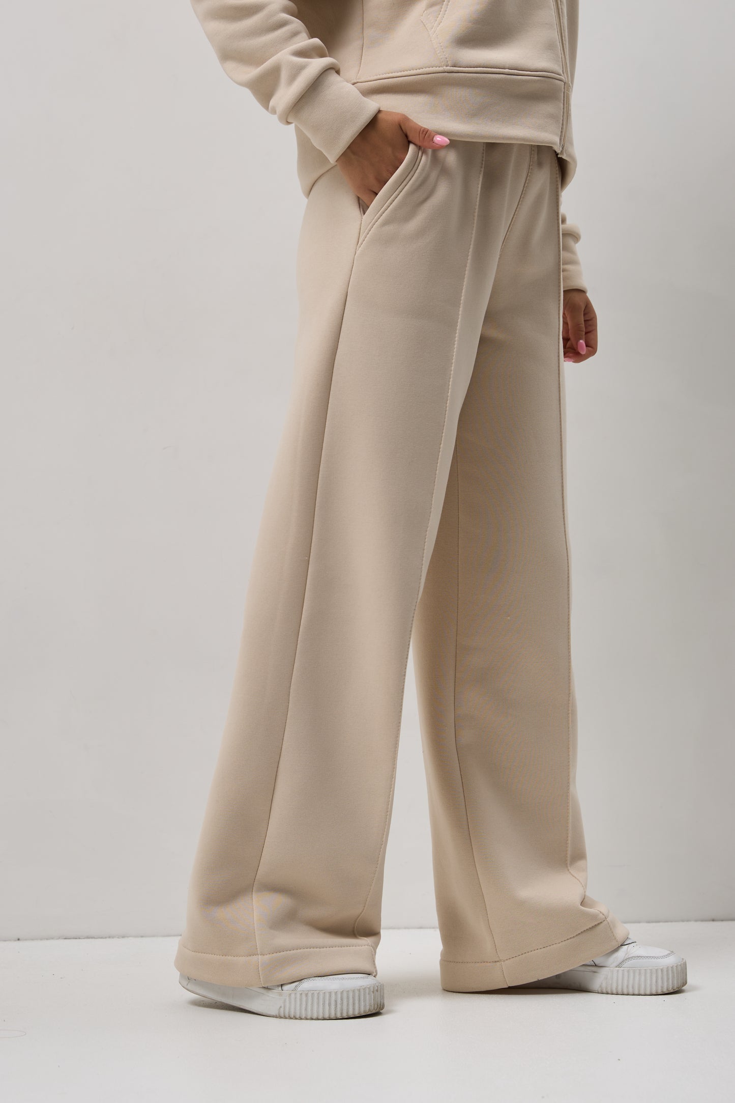 ZORO WOMAN ZIP KIT